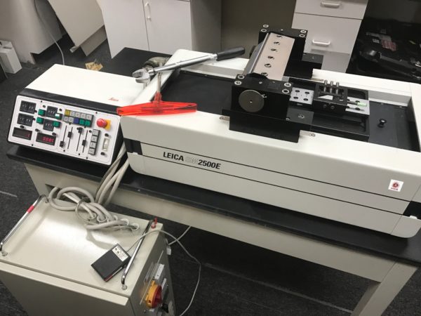 Leica SM2500E Microtome