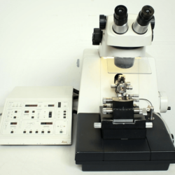 Leica Ultracut UCT Ultramicrotome